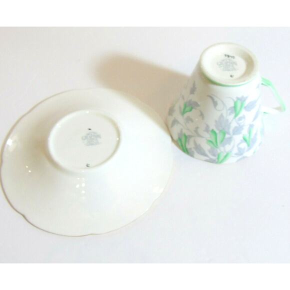 Grafton Ashley Tea Cup & Saucer Set Green White Bone China Gold Rim England Vtg - Picture 4 of 8